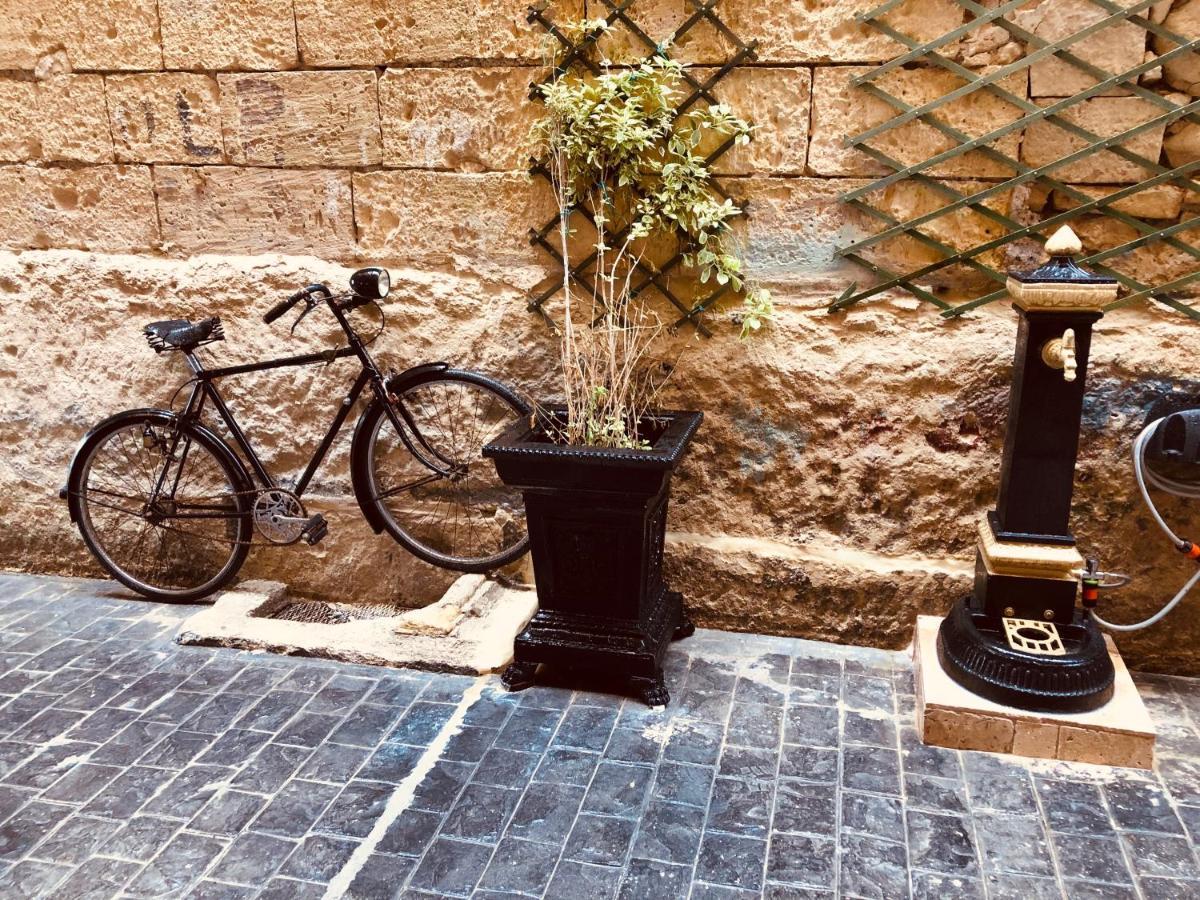 10 La Ruelle Daire Valletta Dış mekan fotoğraf